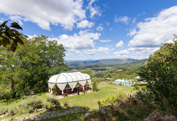 Villa Lonciano - 2026: Ansichten, Außen, Draussen, Garten, Schwimmbad