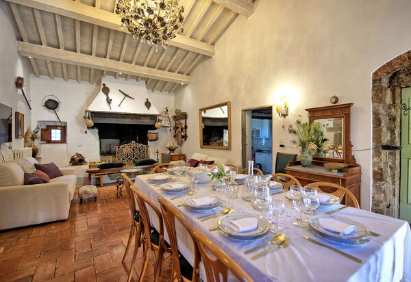 Villa Lonciano - 2026: Esszimmer, Wohnzimmer