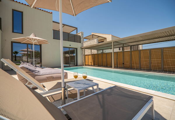 Villa Zen Hephaistos: pool, Udendørs, Udvendige