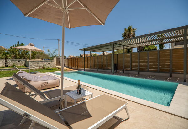 Villa Zen Hera: pool, Udendørs, Udvendige