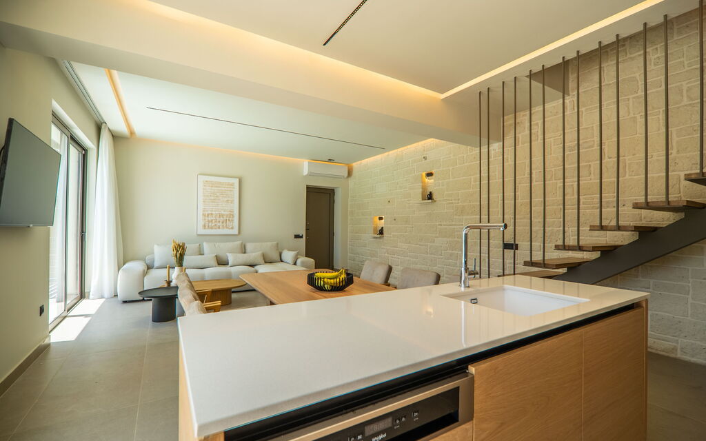 Villa Zen Hera: Гостиная, Кухня