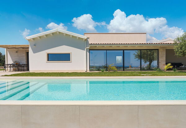 Netina Domus: бассейн, Открытый