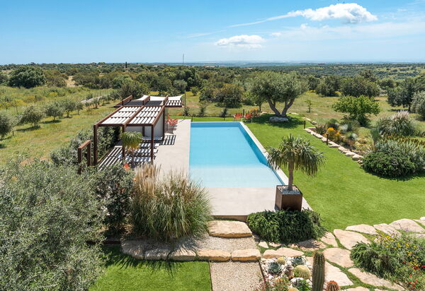 Corte Antigua: бассейн, Открытый, Сад, Экстерьеры