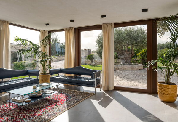 Corte Antigua: Гостиная