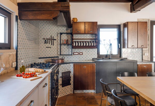 Corte Antigua: Кухня, Столовая