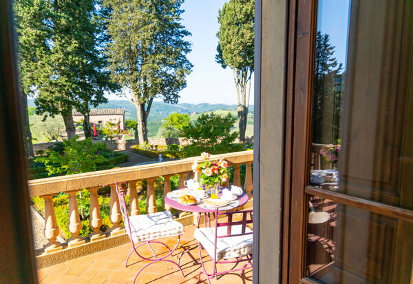 Villa Tenuta Casenuove: Balcon / Terrasse / Patio