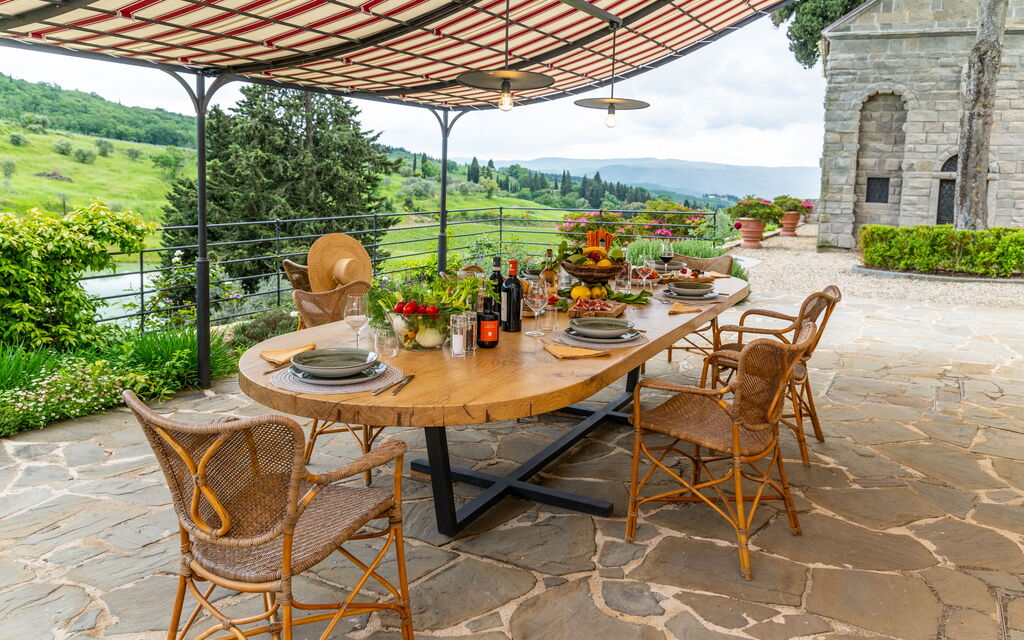 Villa Tenuta Casenuove: Balkon / terras / patio, Buitenkanten, Buitenshuis, Keer bekeken