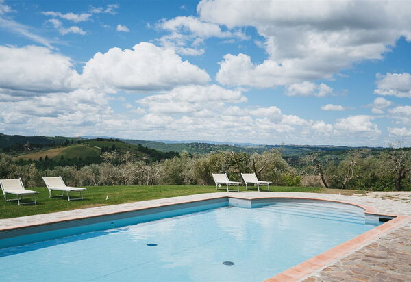 Podere Lupinati: bassin, Vues