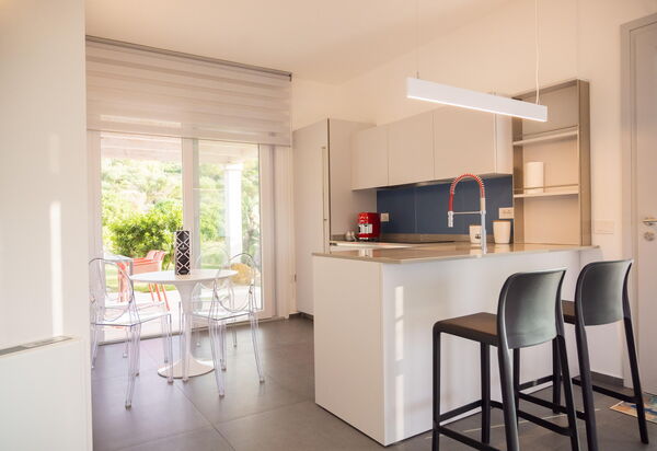 Villa Fior D'acqua: Гостиная, Кухня, Столовая