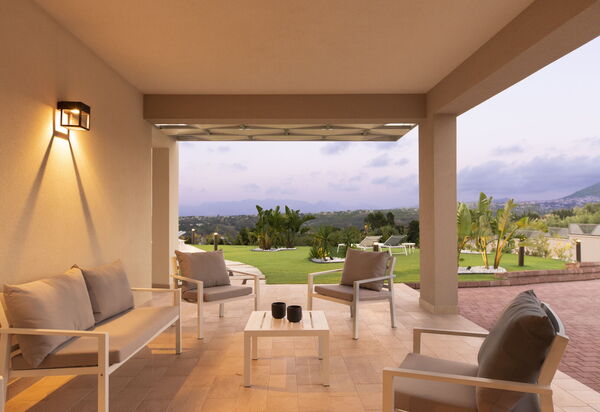 Villa Aversa: Außen, Balkon / Terrasse / Patio, Draussen