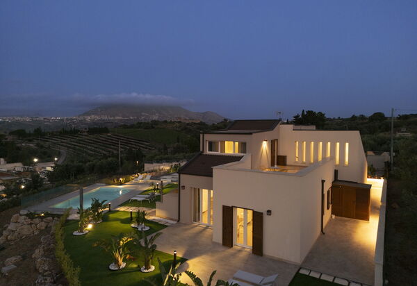 Villa Aversa: Außen, Balkon / Terrasse / Patio, Draussen, Garten, Schwimmbad