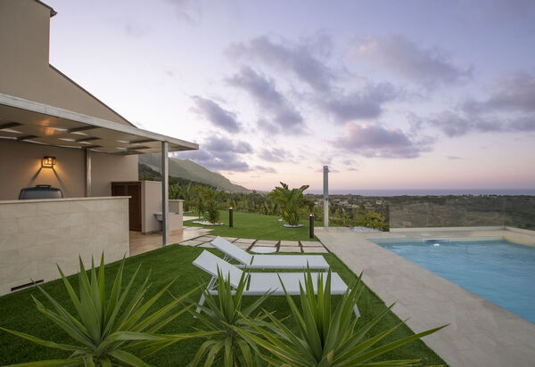 Villa Aversa: Ansichten, Außen, Draussen, Garten