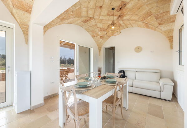 Villa Incantesimo: Гостиная, Кухня, Столовая