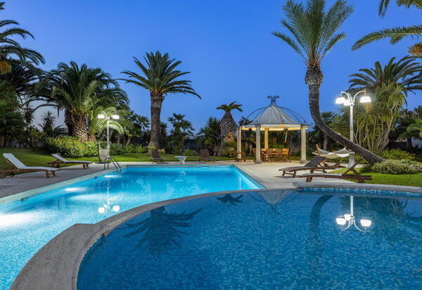 Villa Oasi Di Pace: бассейн, Открытый, Экстерьеры