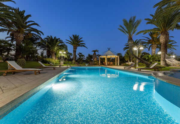 Villa Oasi Di Pace: бассейн, Открытый, Экстерьеры