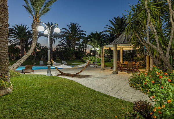 Villa Oasi Di Pace: бассейн, Открытый, Сад, Экстерьеры