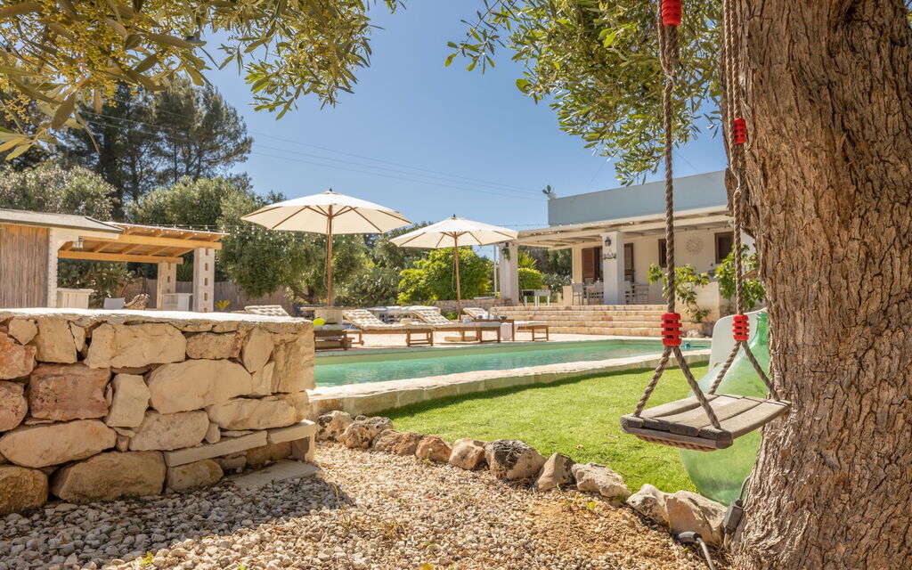Villa Lampu Di Luce: Building Exterior, Garden, Outdoor, Pool