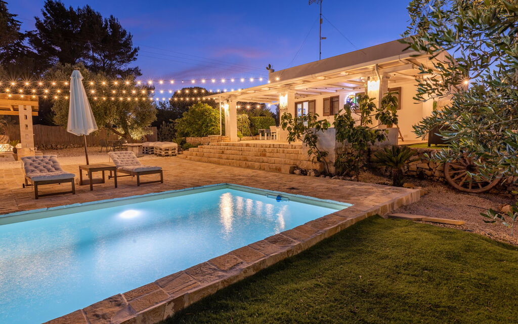 Villa Lampu Di Luce: Building Exterior, Garden, Outdoor, Pool