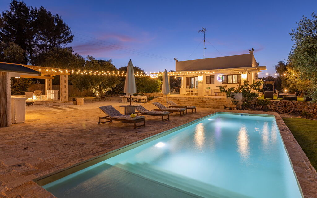 Villa Lampu Di Luce: Building Exterior, Outdoor, Pool