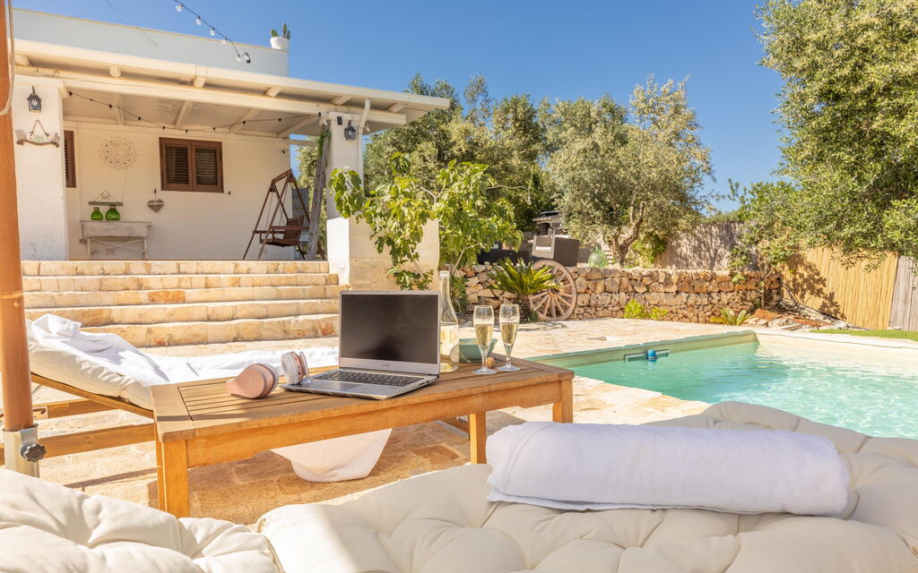 Villa Lampu Di Luce: Building Exterior, Outdoor, Pool