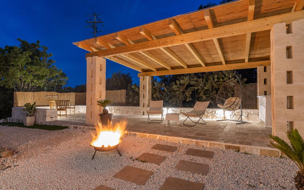 Villa Lampu Di Luce: Balcony / Terrace / Patio, Building Exterior, Outdoor