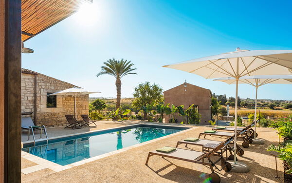 Dimora Spinazzella: Building Exterior, Outdoor, Pool