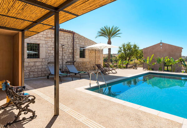 Dimora Spinazzella: бассейн, Открытый, Экстерьеры