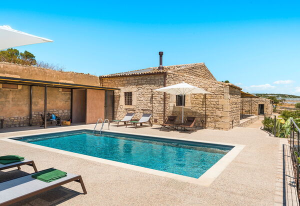 Dimora Spinazzella: бассейн, Открытый, Экстерьеры