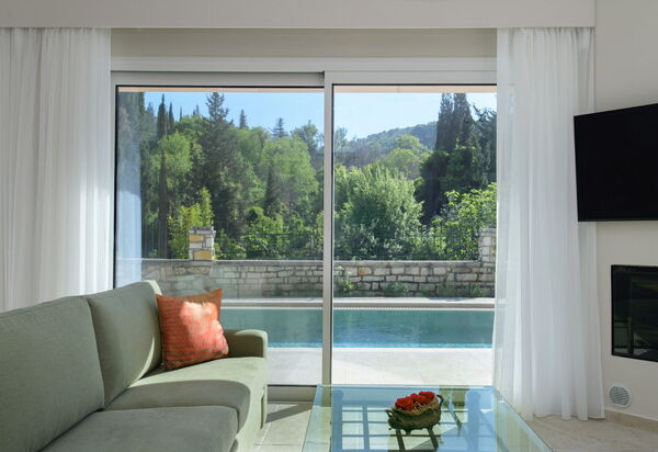 Villa Eleas Ikos: Living Room