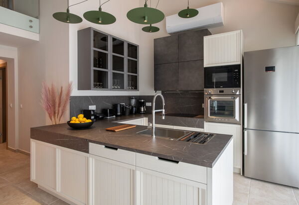 Villa Eleas Ikos: Kitchen