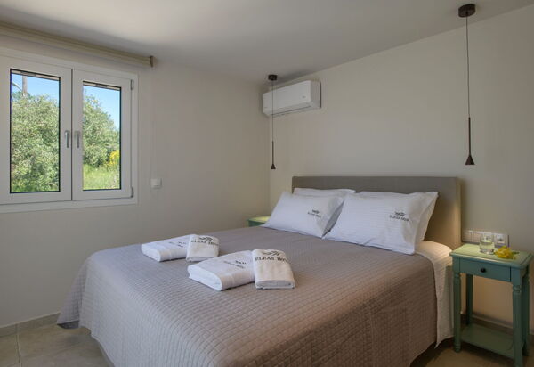 Villa Eleas Ikos: Bedroom