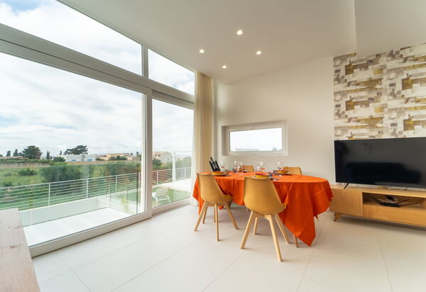 Villa Pizzolungo: Esszimmer, Wohnzimmer