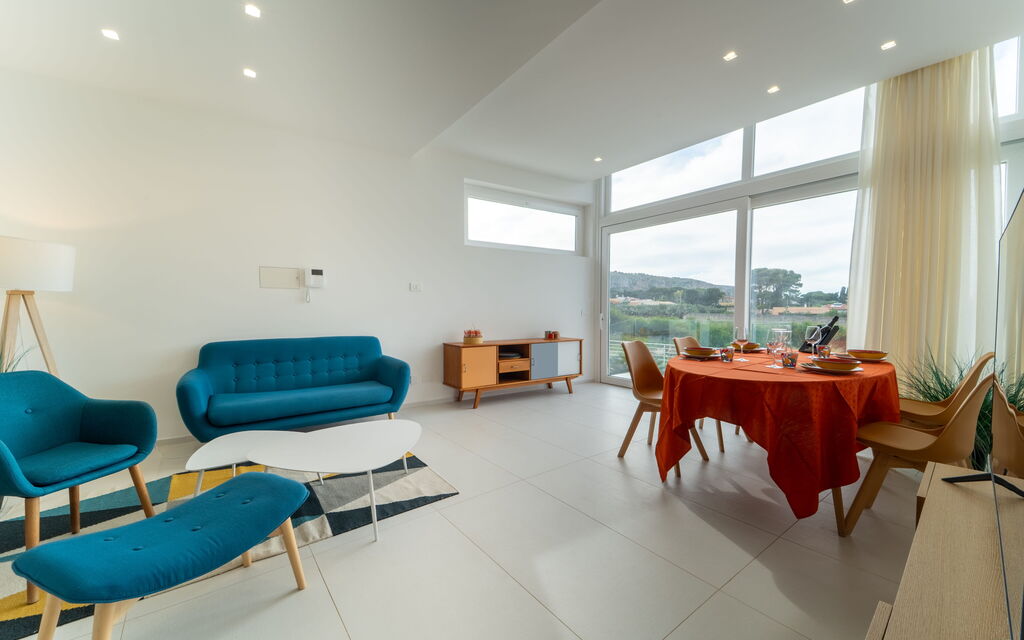 Villa Pizzolungo: Dining Room, Living Room