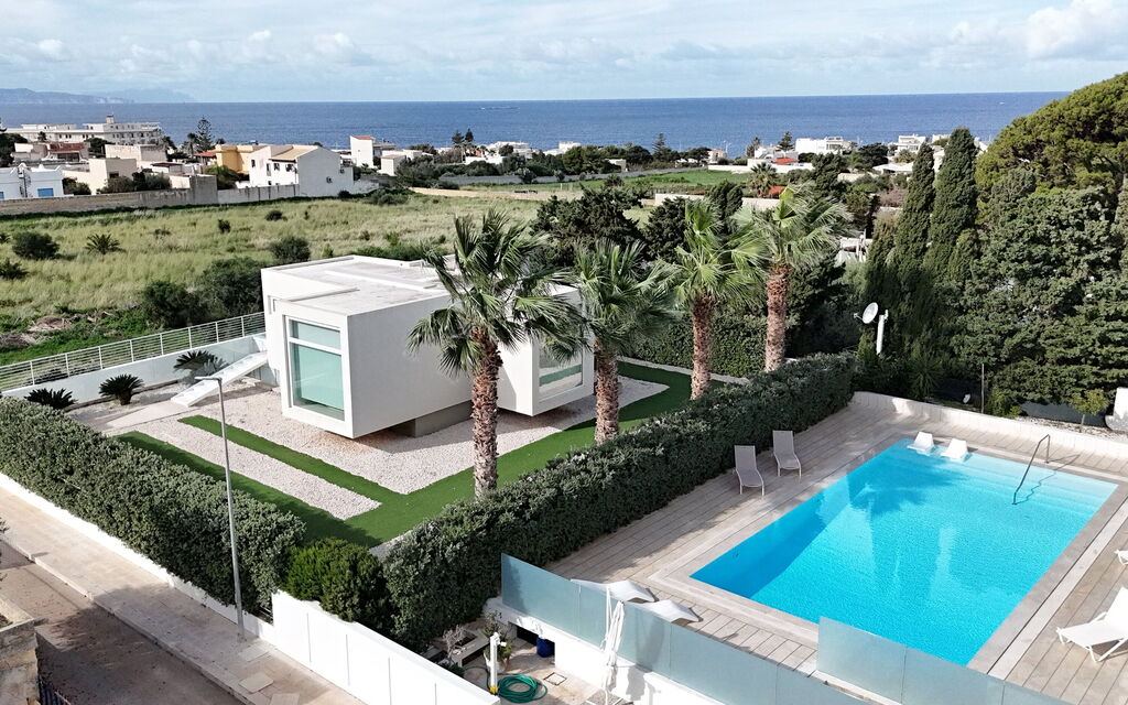 Villa Pizzolungo: Outdoor, Pool, Scenic View