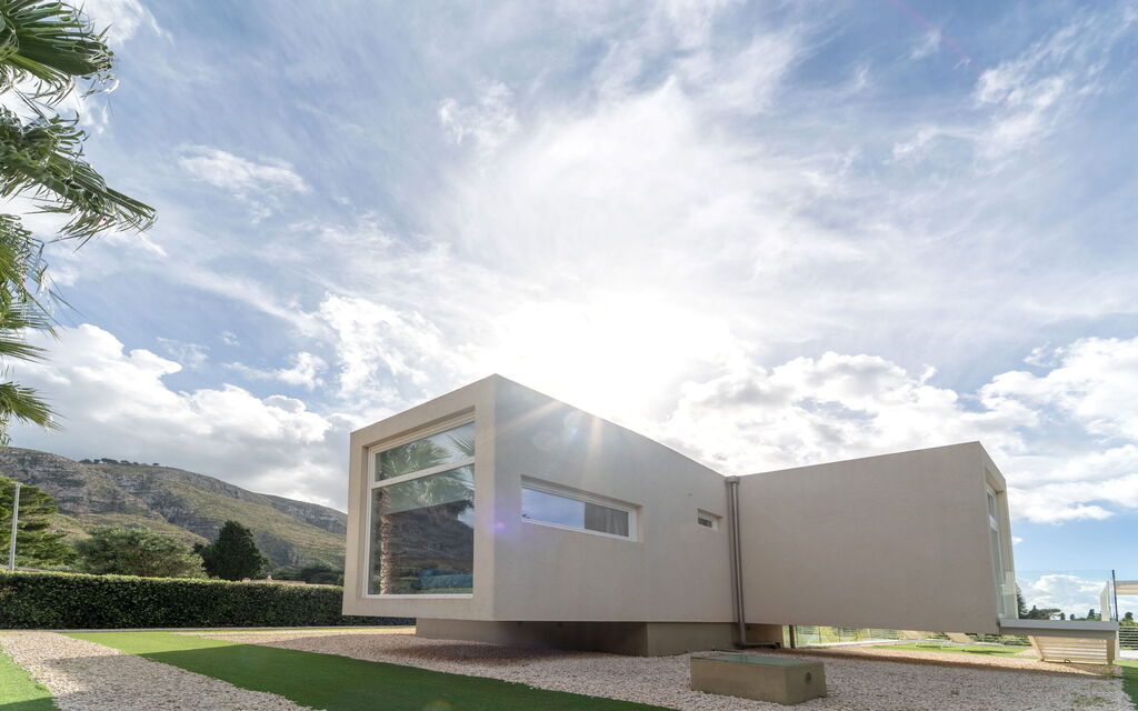 Villa Pizzolungo: Building Exterior, Outdoor