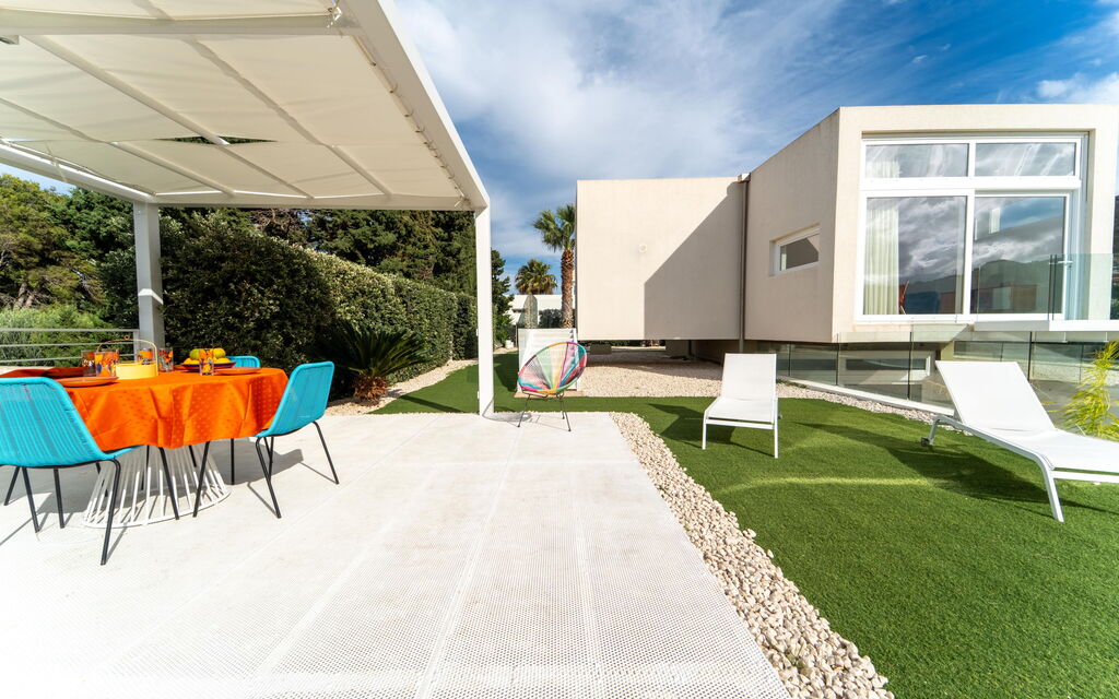 Villa Pizzolungo: Balcony / Terrace / Patio, Building Exterior, Outdoor