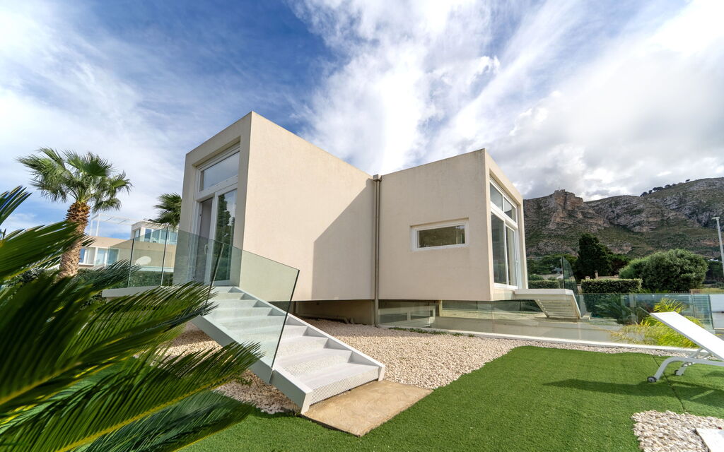 Villa Pizzolungo: Building Exterior, Outdoor