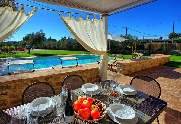 Villa Anna: Balkon / Terrasse / Patio, Draussen, Schwimmbad