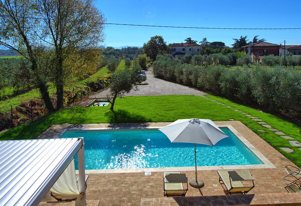 Villa Anna: Draussen, Schwimmbad