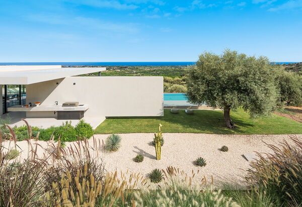 Villa Calypso: бассейн, Взгляды, Открытый, Сад, Экстерьеры