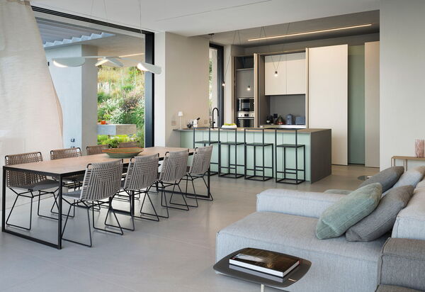 Villa Calypso: Гостиная, Кухня, Столовая