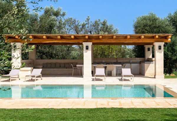 Trulli di Luccio: Außen, Draussen, Schwimmbad