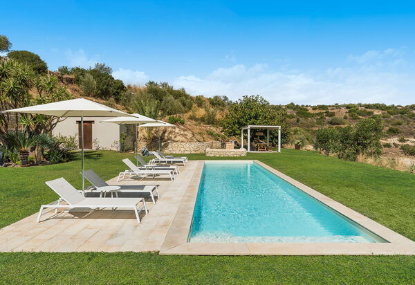 Villa Petite Afrique: Außen, Draussen, Garten, Schwimmbad