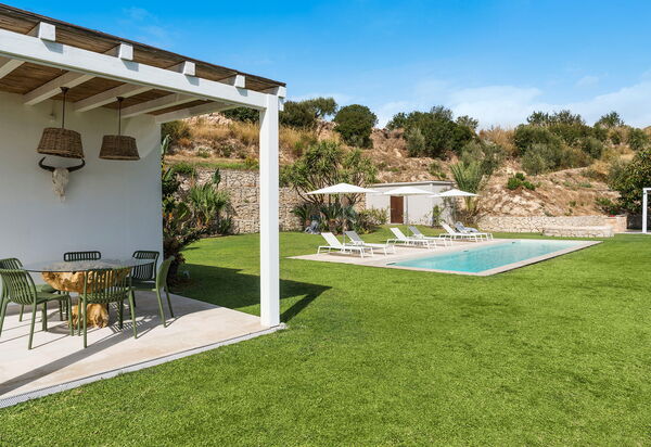 Villa Petite Afrique: Außen, Draussen, Garten, Schwimmbad