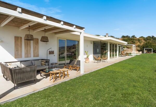 Villa Petite Afrique: Außen, Draussen, Garten