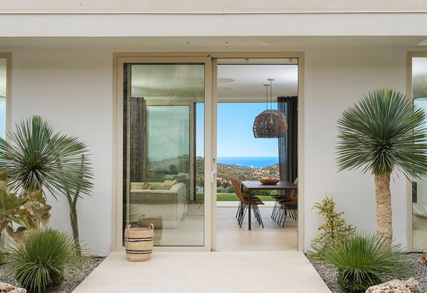 Villa Petite Afrique: Außen, Draussen