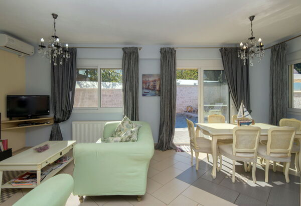 Doctor'S House: Esszimmer, Wohnzimmer