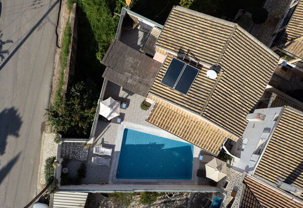 Doctor'S House: Ansichten, Schwimmbad