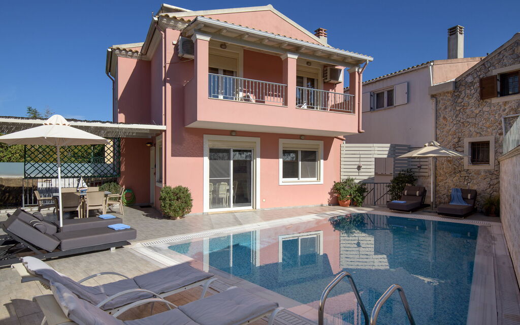 Doctor'S House: bassin, Extérieur, Extérieurs