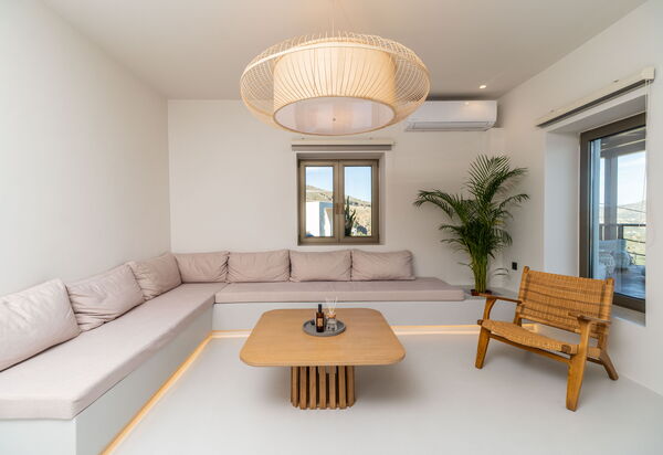 Lofos Horizon Villa: Living Room